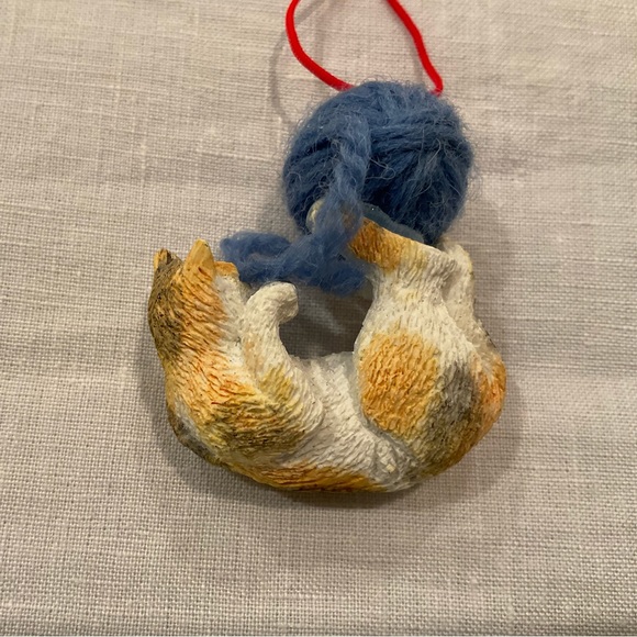 Duo of Vintage Cat Ornaments Playing with Balls of Yarn in EVC - Picture 11 of 13